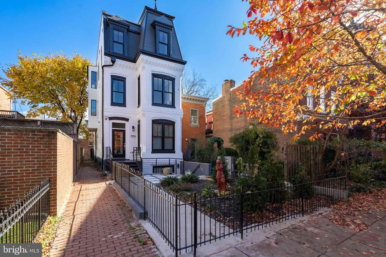 1419 10TH Street - Photo 1