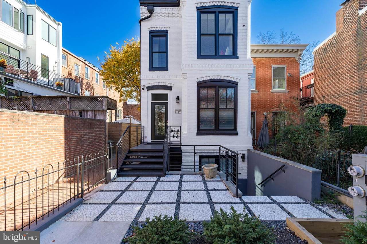 1419 10TH Street - Photo 1
