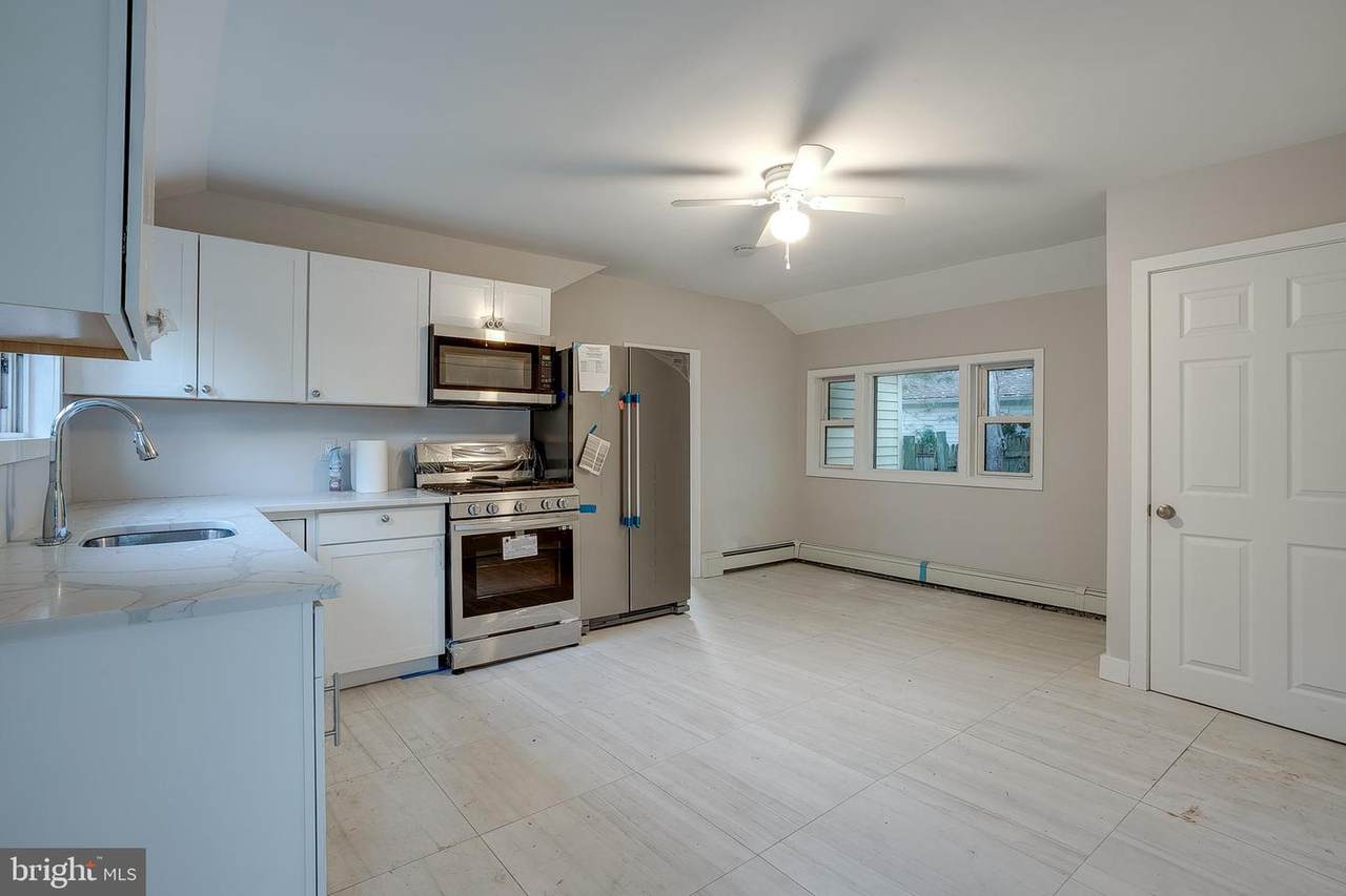 205 Lakehurst Avenue - Photo 1