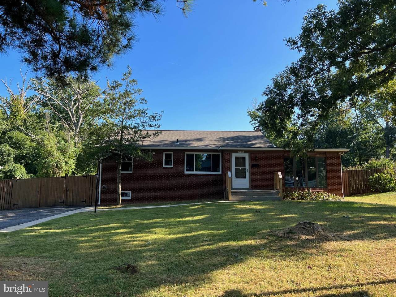 9529 Dubarry Avenue - Photo 1