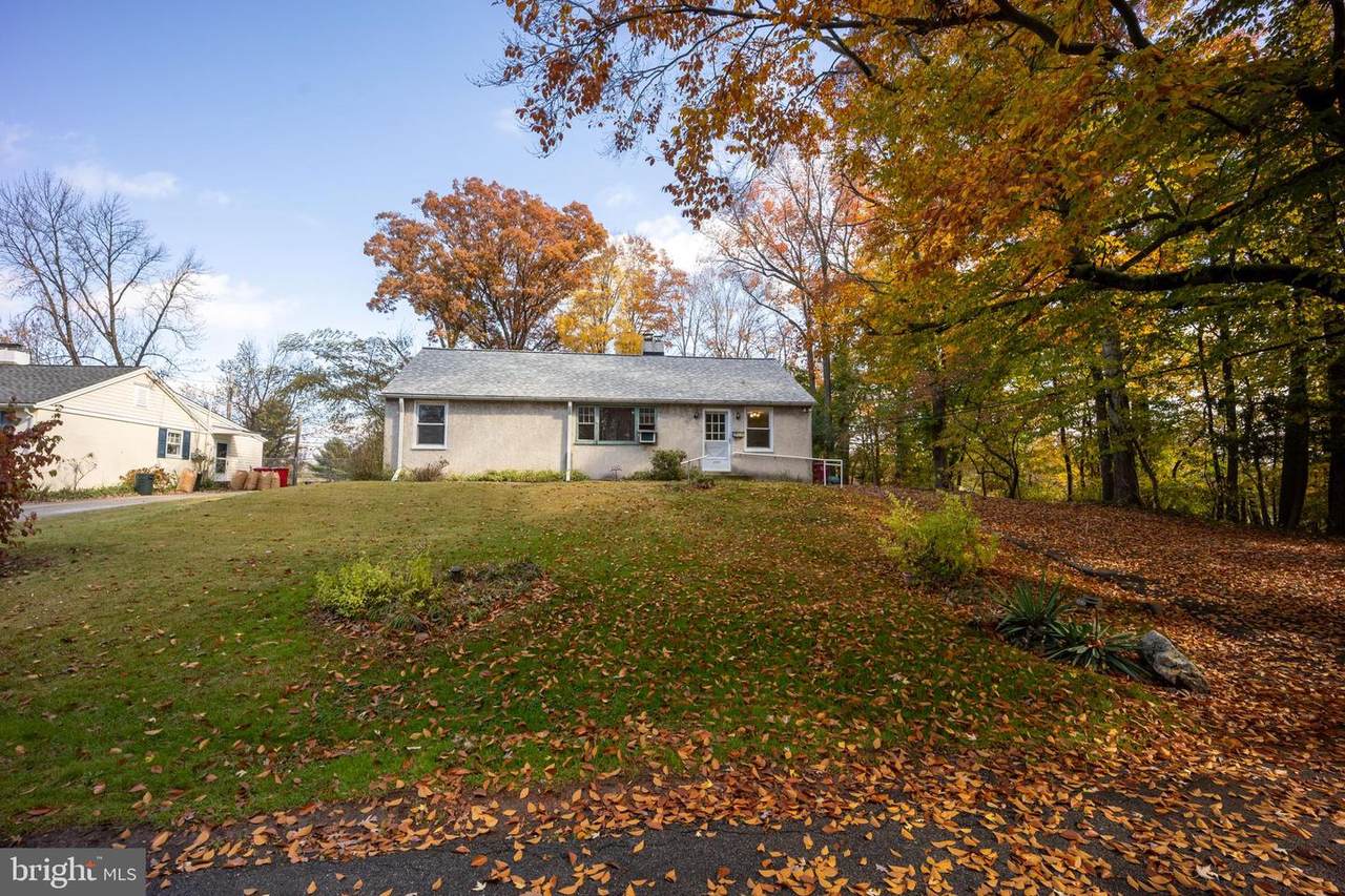 1040 Cardinal Road - Photo 1