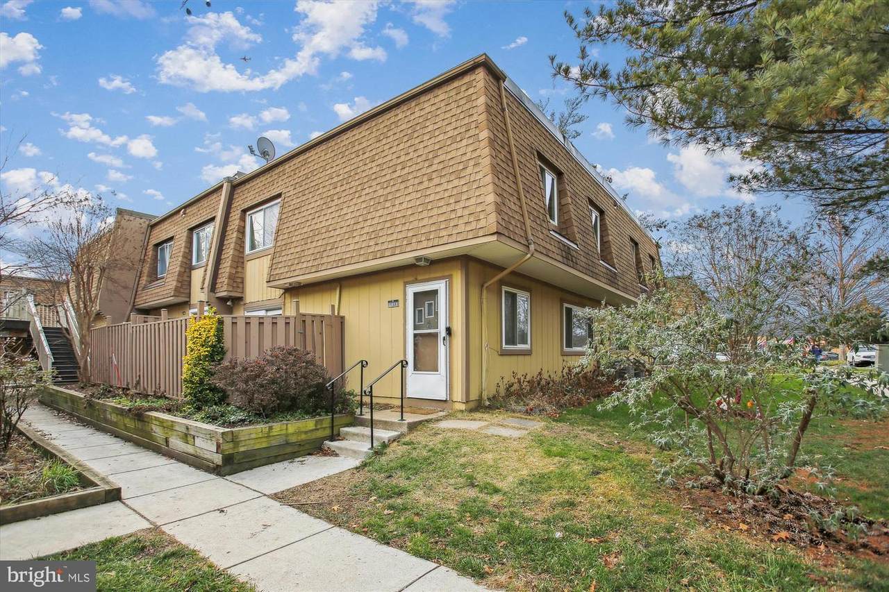 3812 Burlingame Place - Photo 1