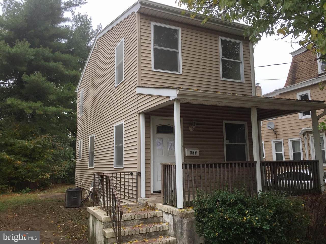 607 6TH Street - Photo 1