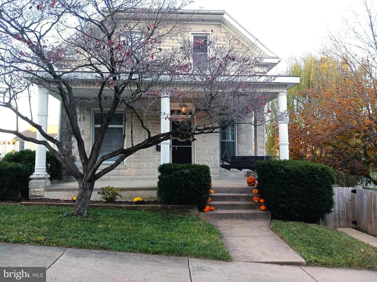 216 Sixth Street - Photo 1