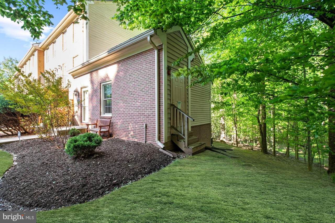 7924 Stable Way - Photo 1