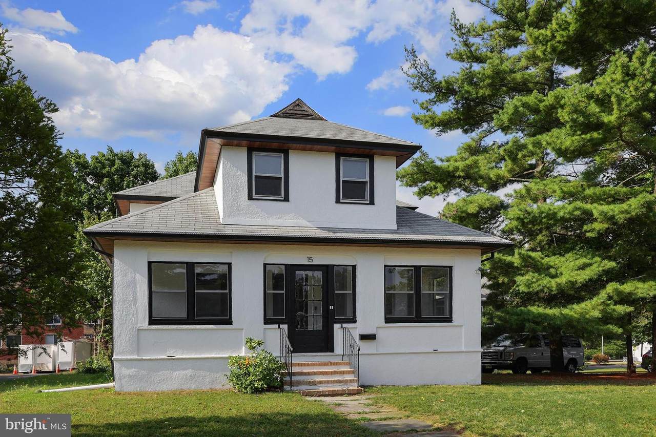 15 Memorial Parkway - Photo 1