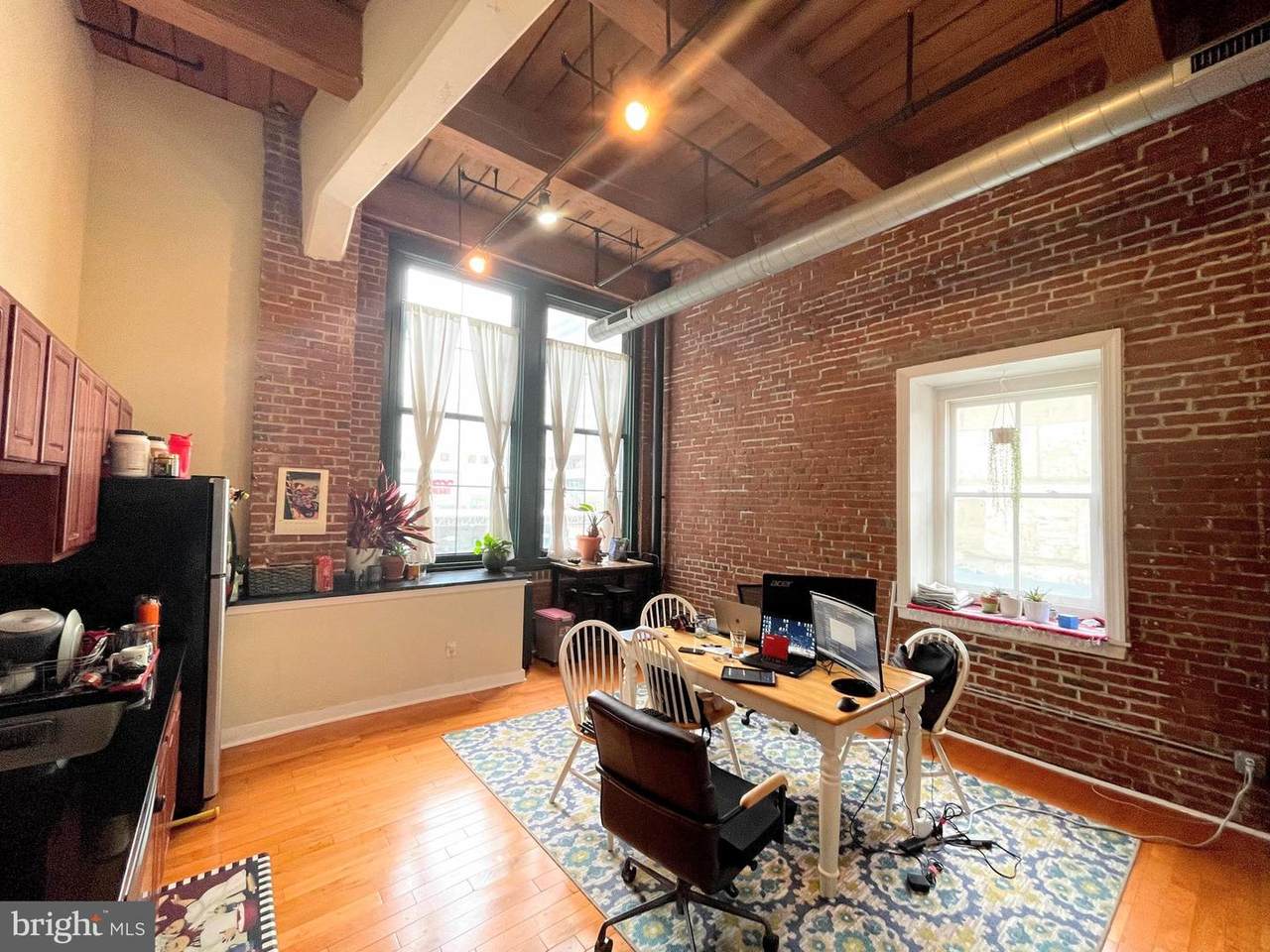 1010 Arch Street - Photo 1