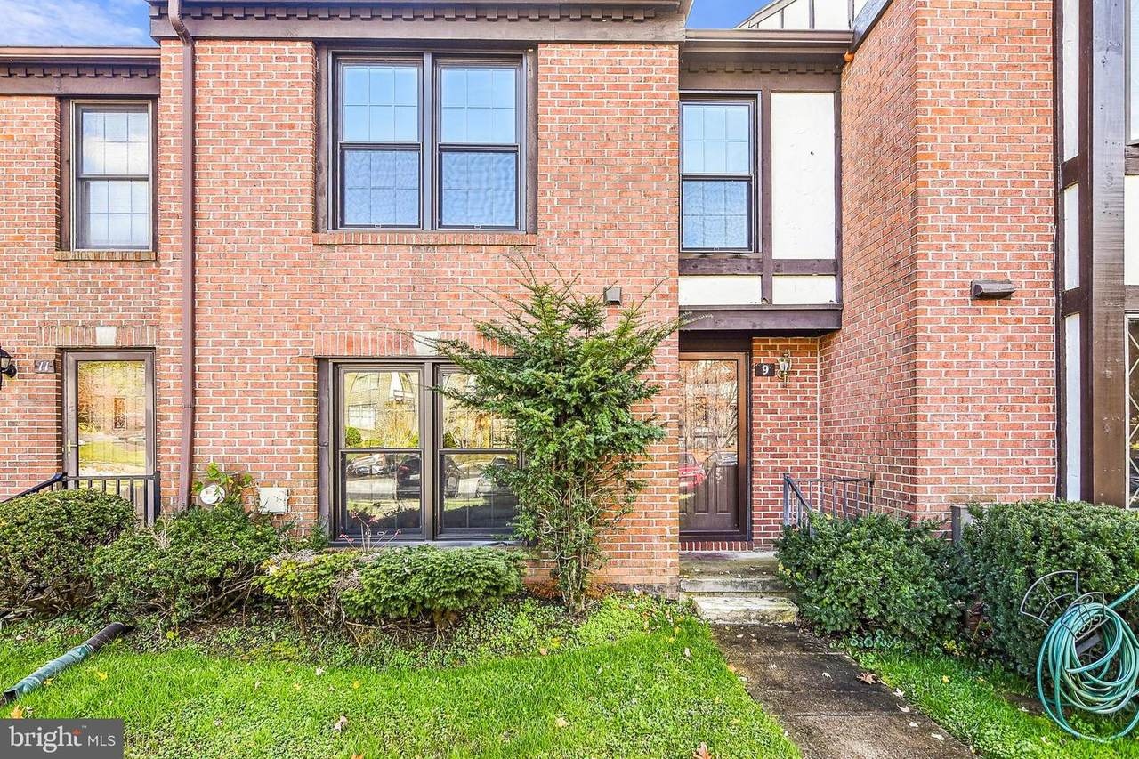9 Walton Way - Photo 1