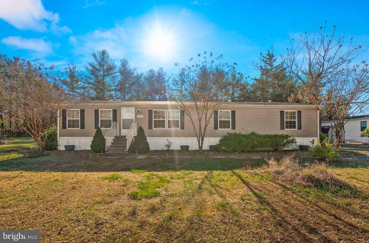 7925 Naas Road - Photo 1