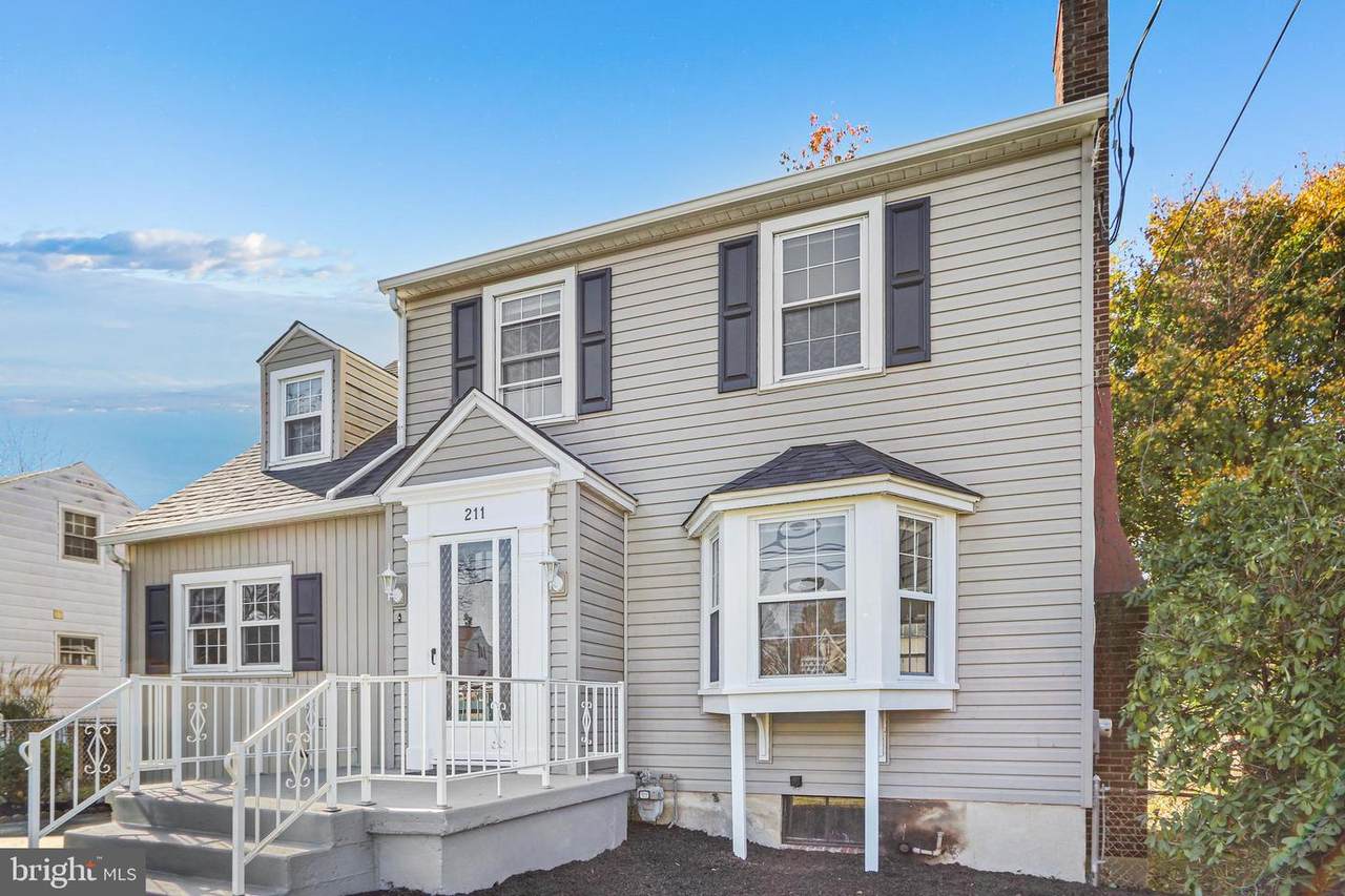 211 Franklin Avenue - Photo 1