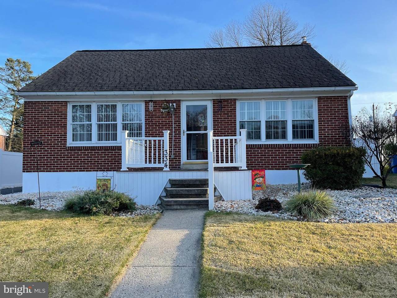 334 Roosevelt Avenue - Photo 1
