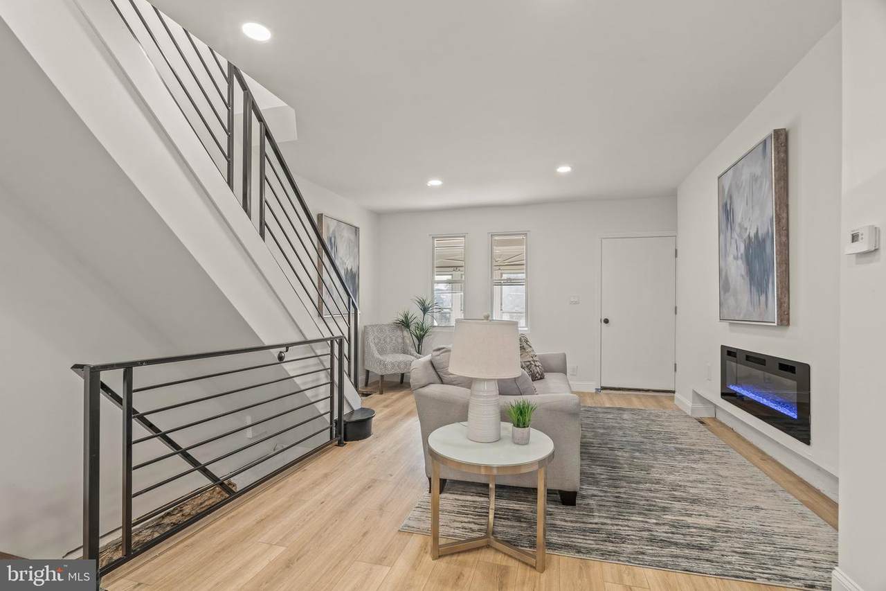 1258 Stafford Street - Photo 1