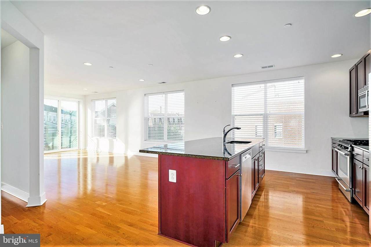 600 24TH Street - Photo 1