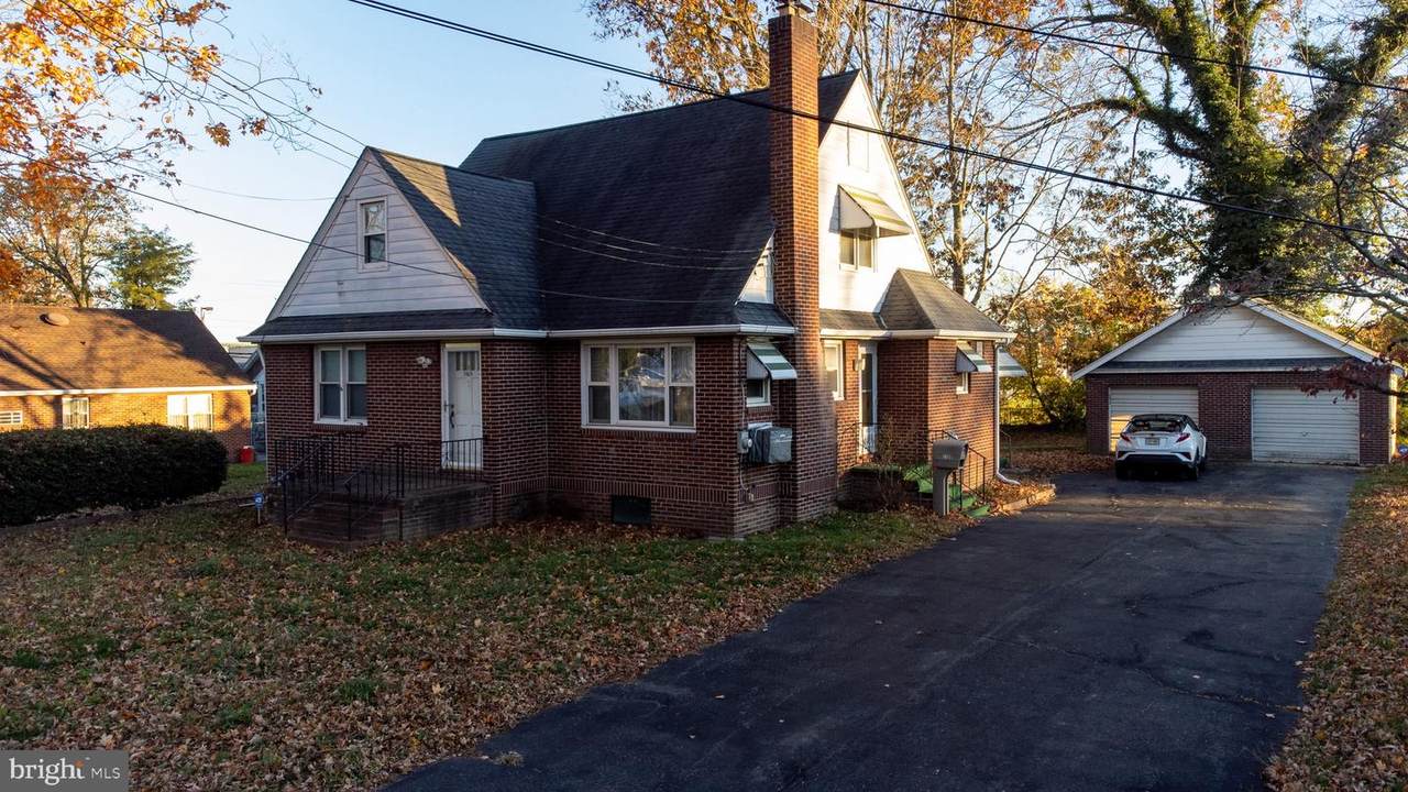 1169 Roberts Boulevard - Photo 1