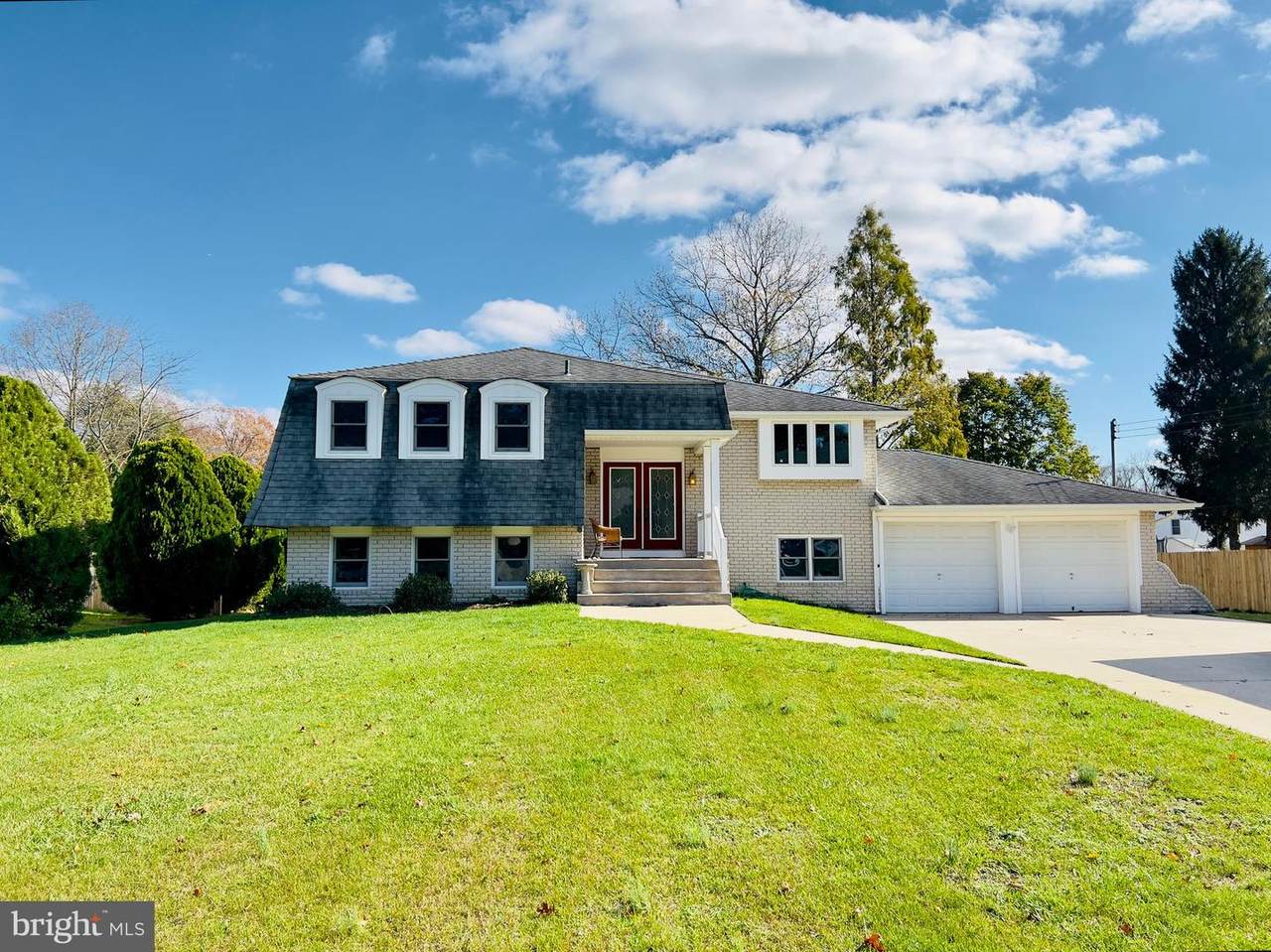 1261 Sherwood Drive - Photo 1