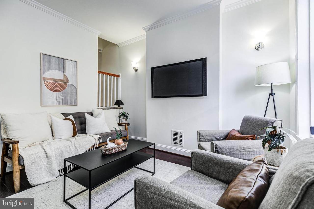 218 Glover Street - Photo 1