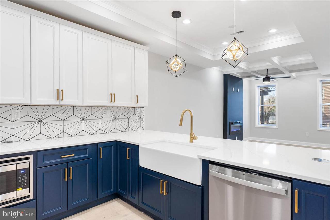 2928 Oakford Avenue - Photo 1