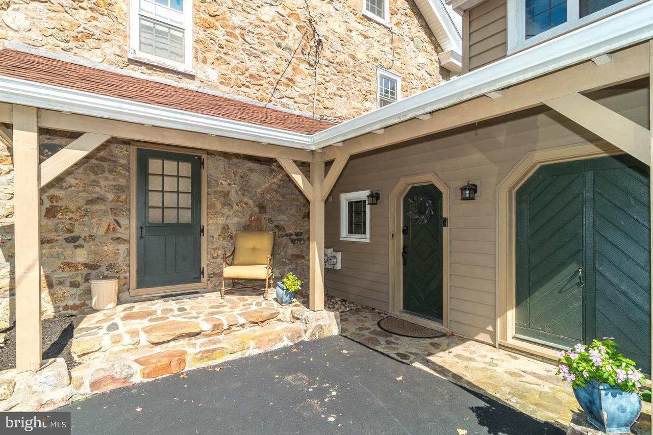 1071 Creek Road - Photo 1