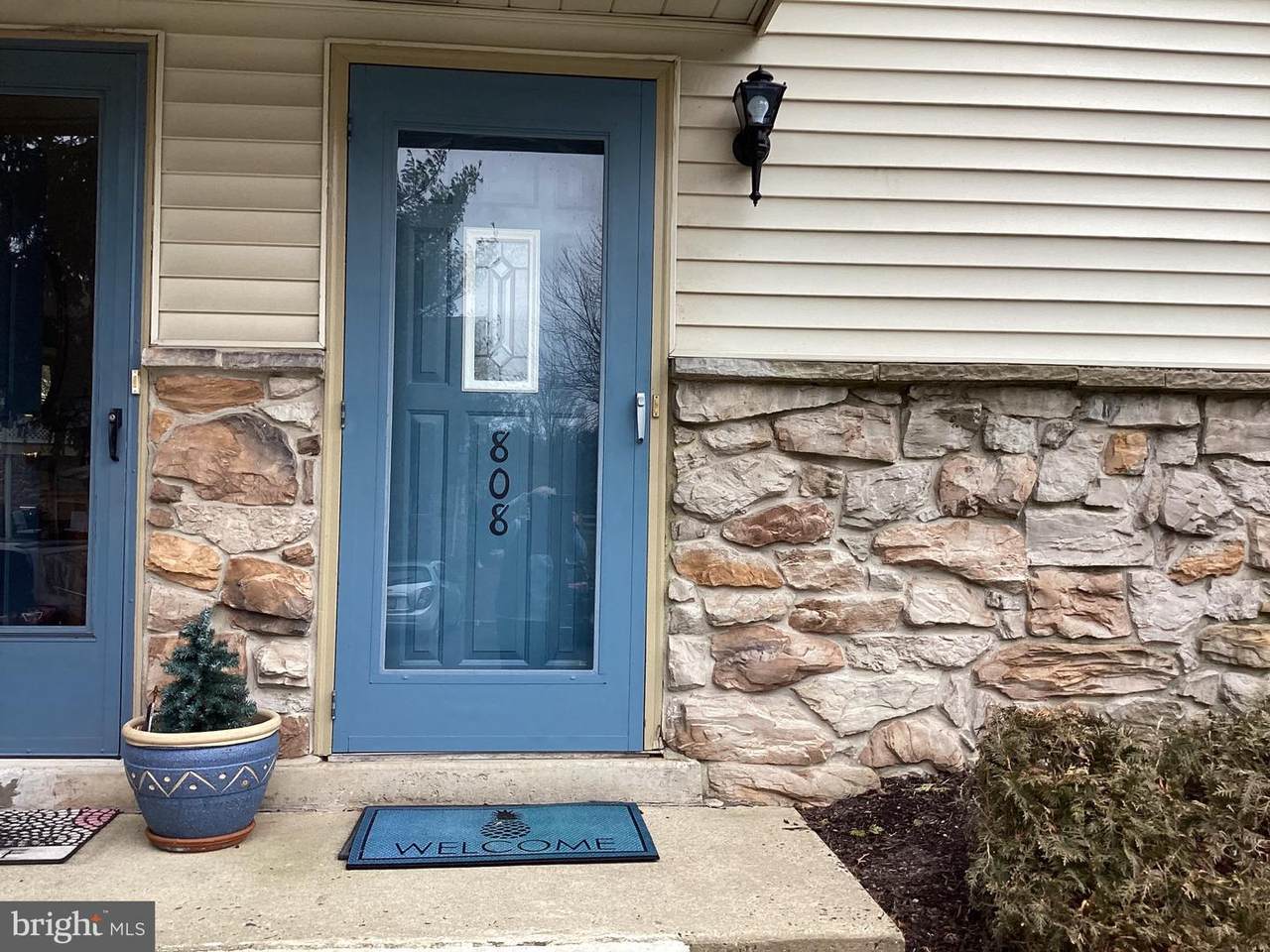 808 Foxmeadow Drive - Photo 1
