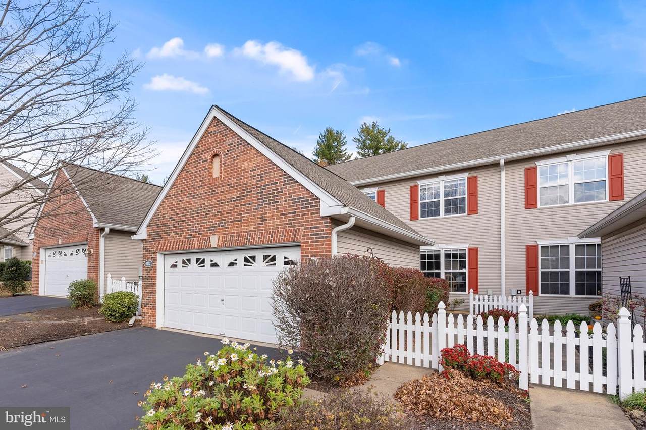 1037 Kingsdown Court - Photo 1