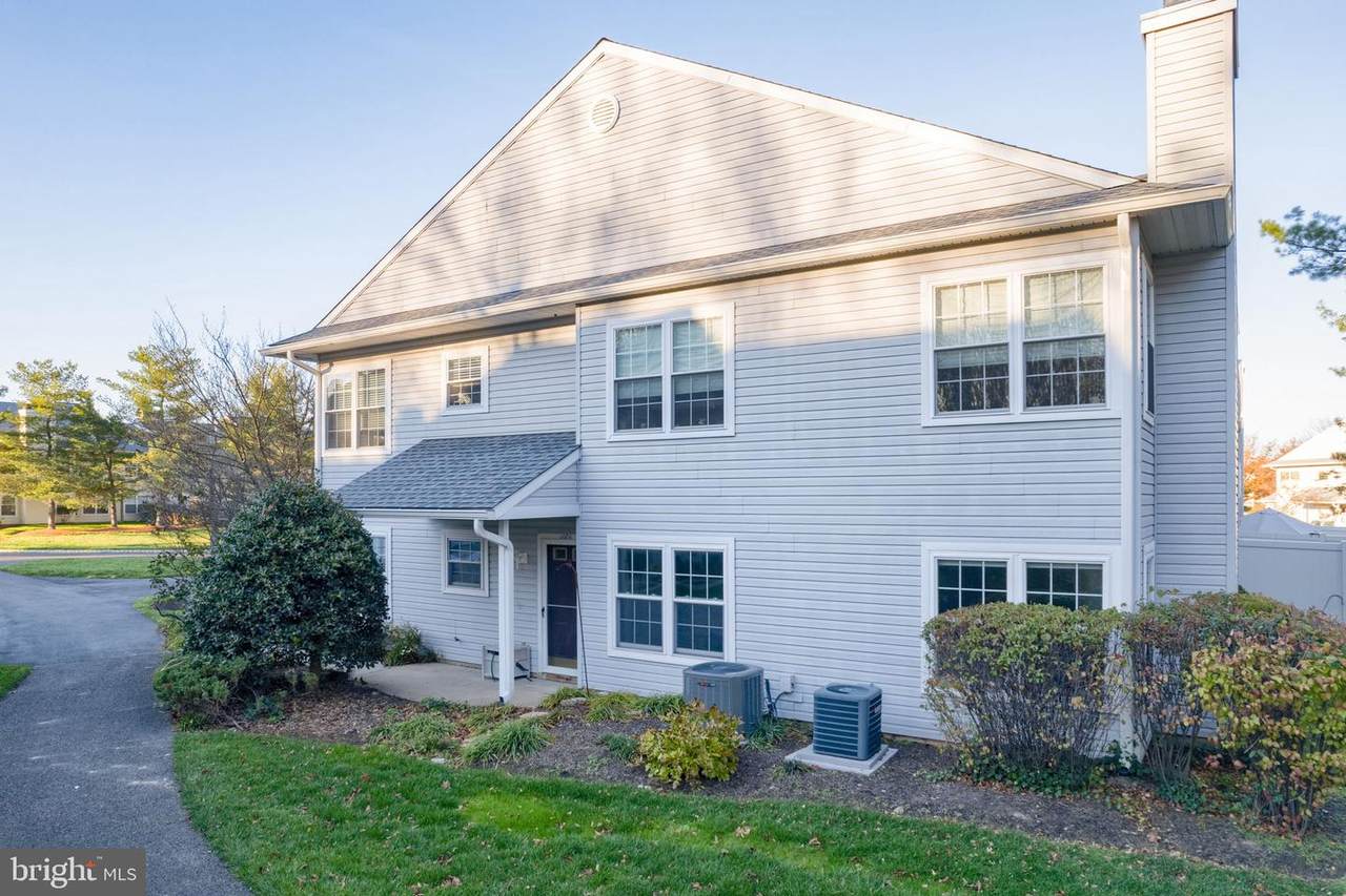 1606 Lynbrooke Drive - Photo 1