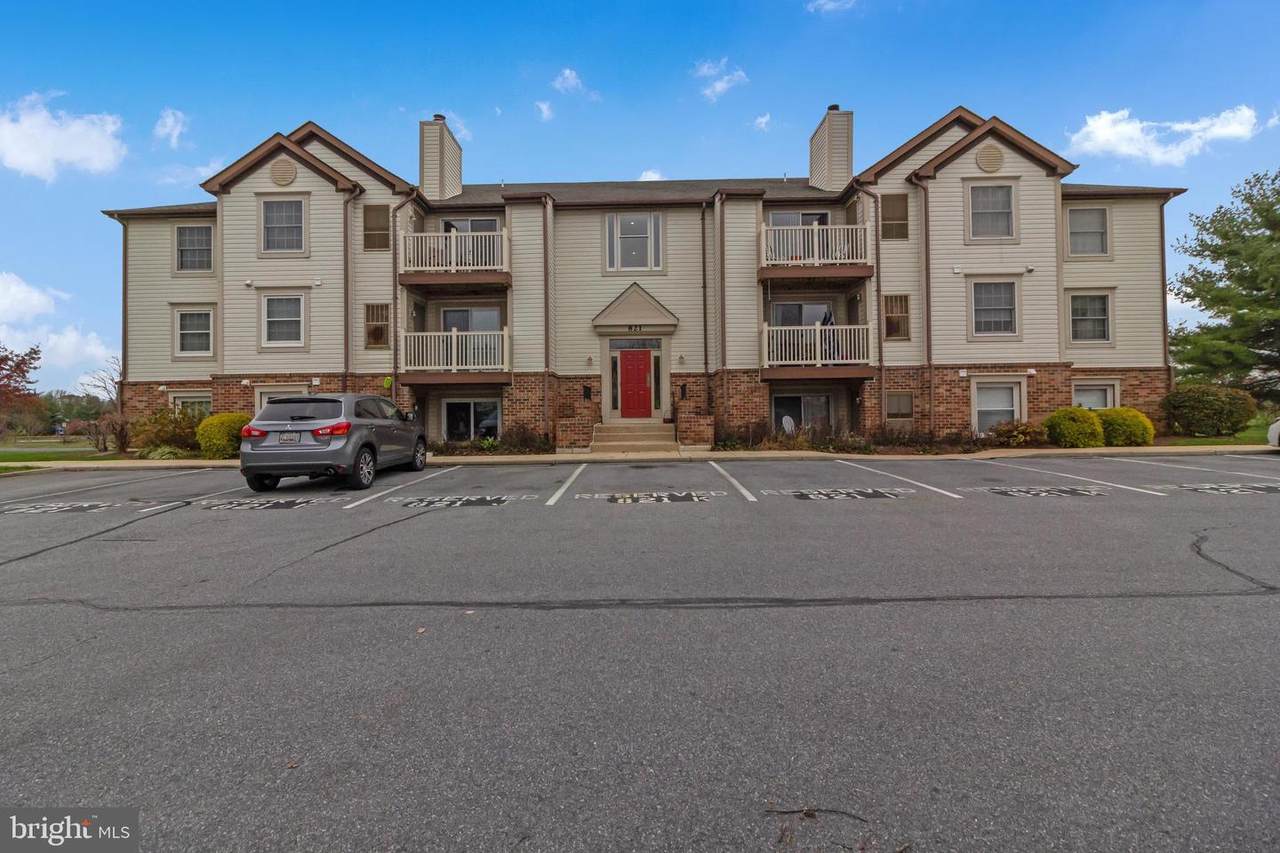 821 Stratford Way - Photo 1