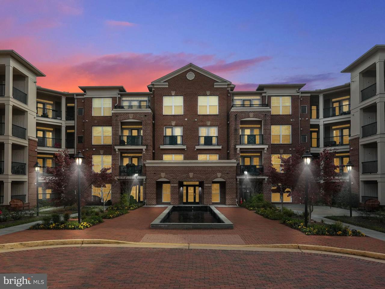 2903 Saintsbury Plaza - Photo 1