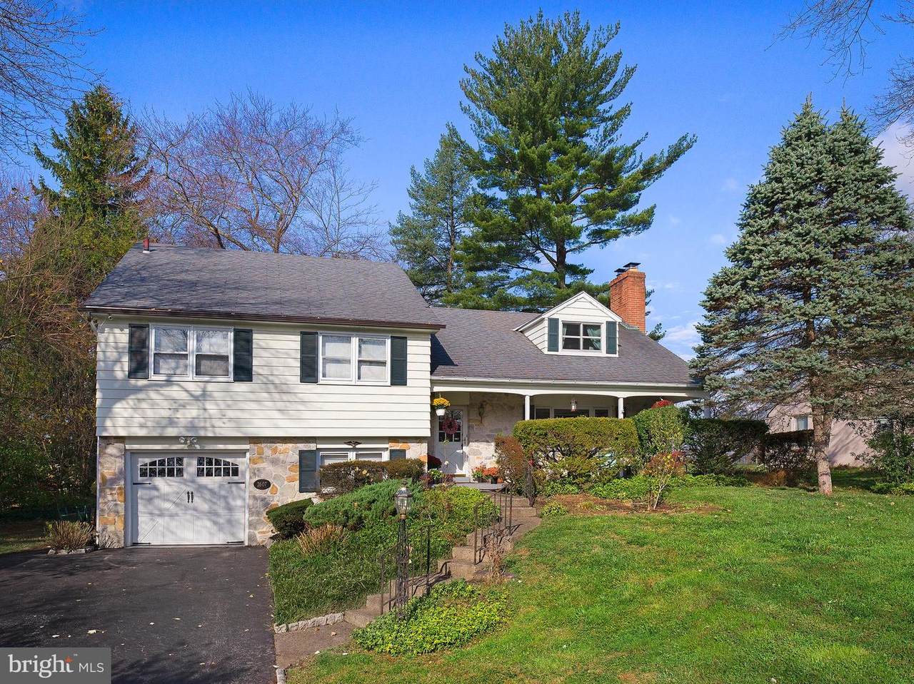 2607 Dogwood Lane - Photo 1