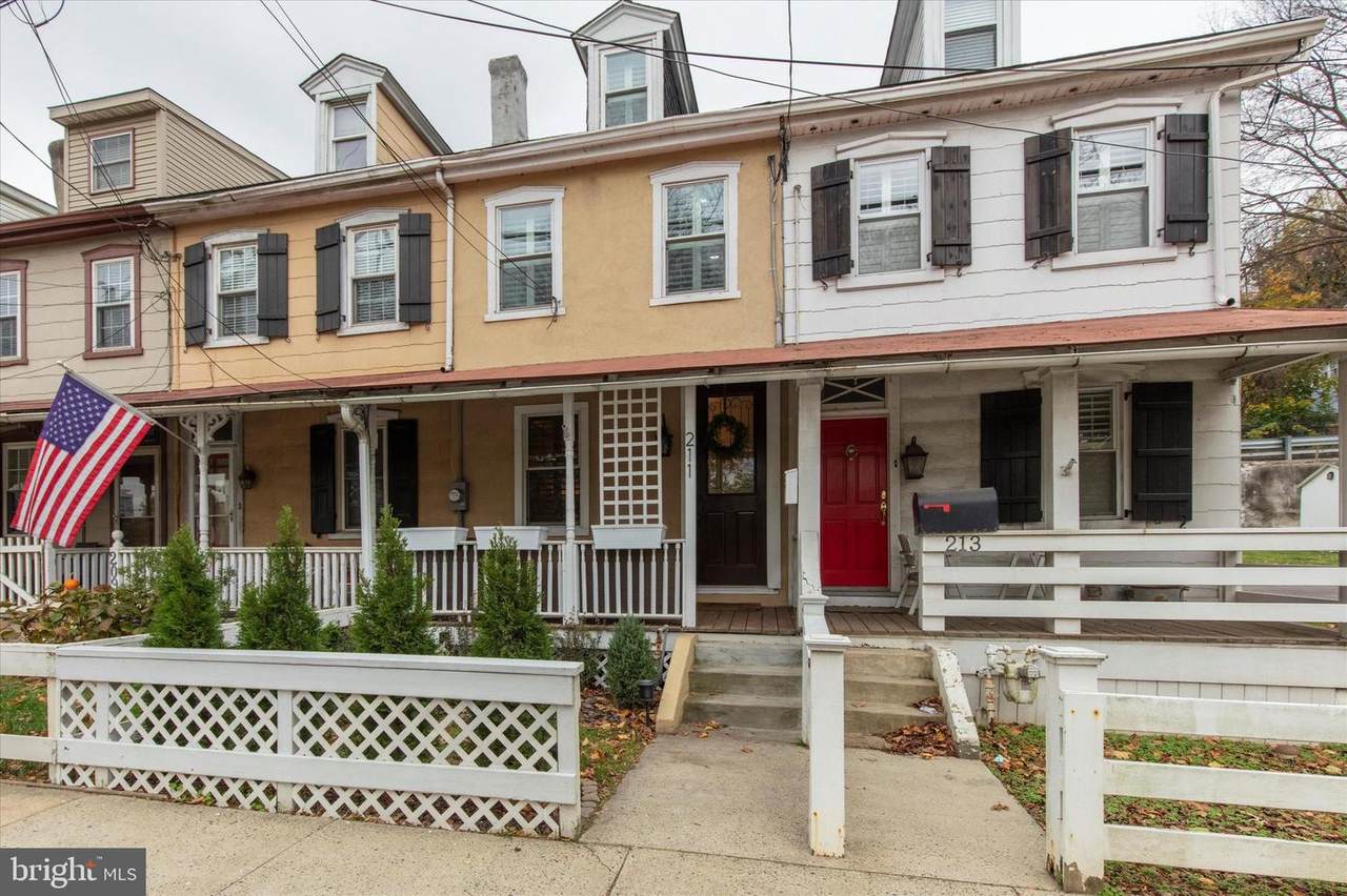 211 Front Street - Photo 1