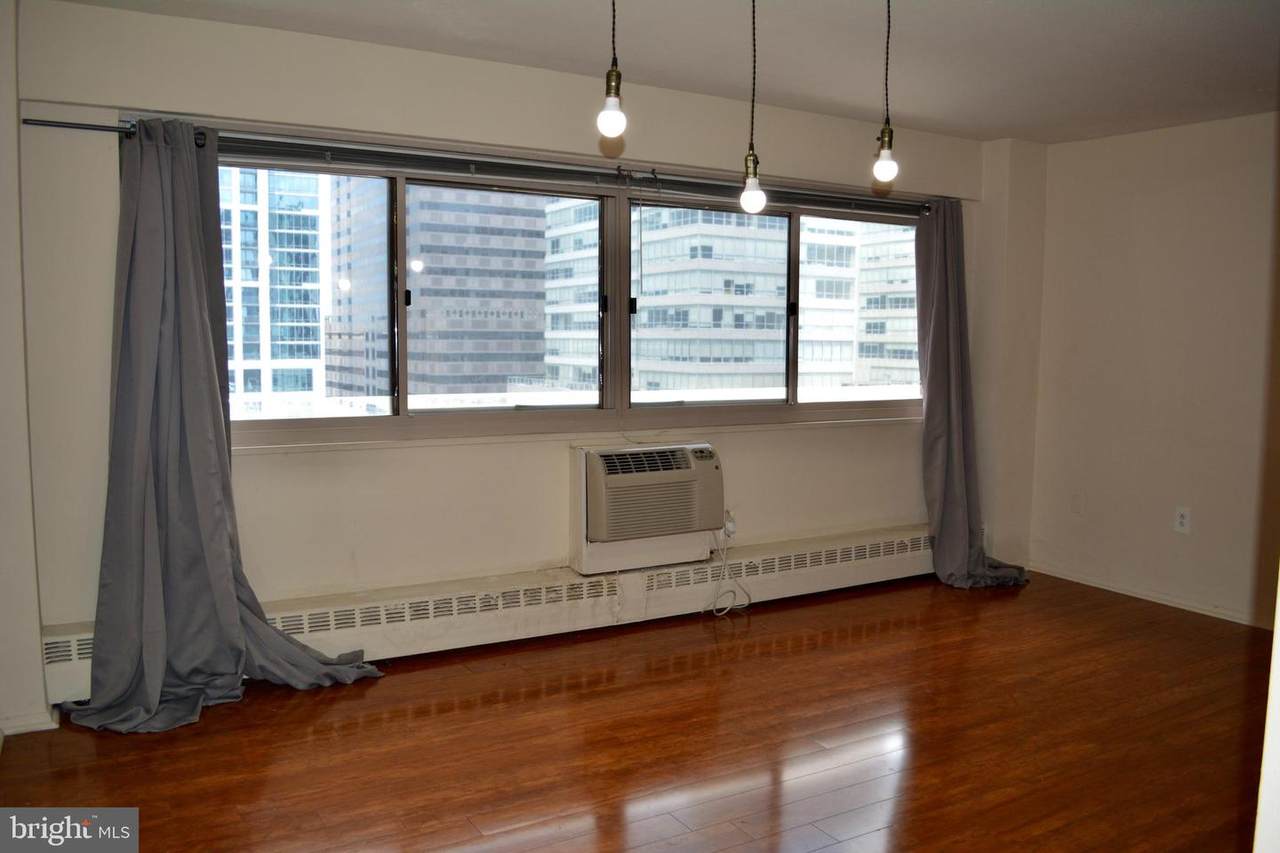 2101 Chestnut Street - Photo 1