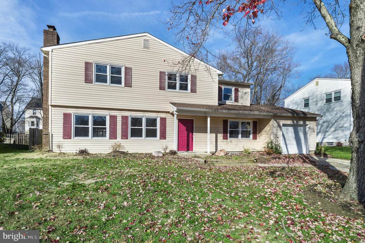 183 Foch Ave - Photo 1