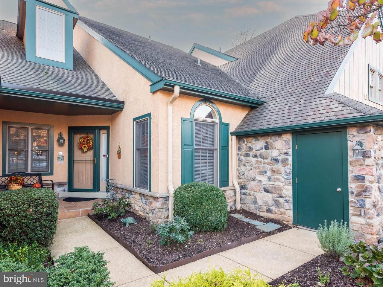 1253 Oakmont Lane - Photo 1