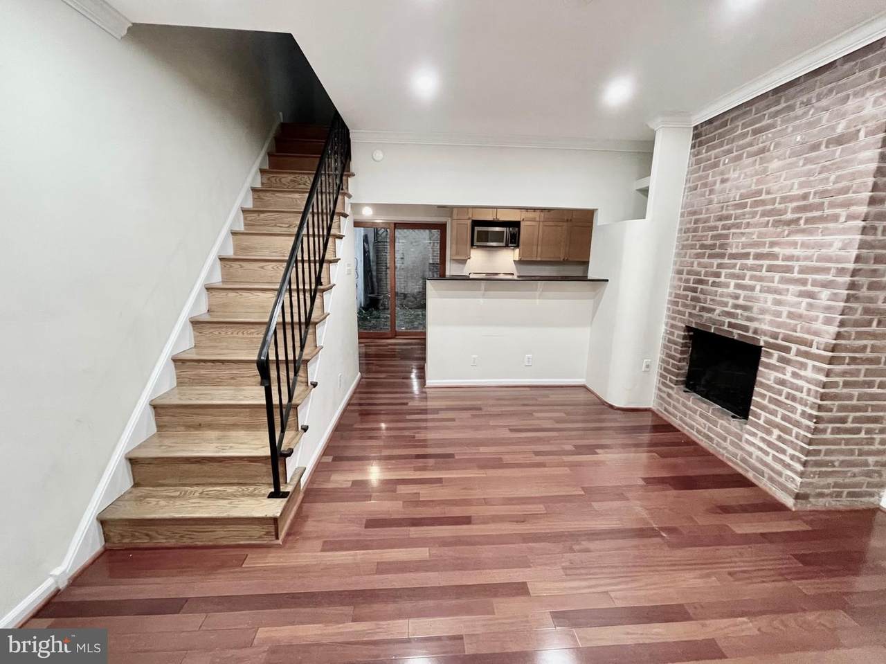1702 Lombard Street - Photo 1