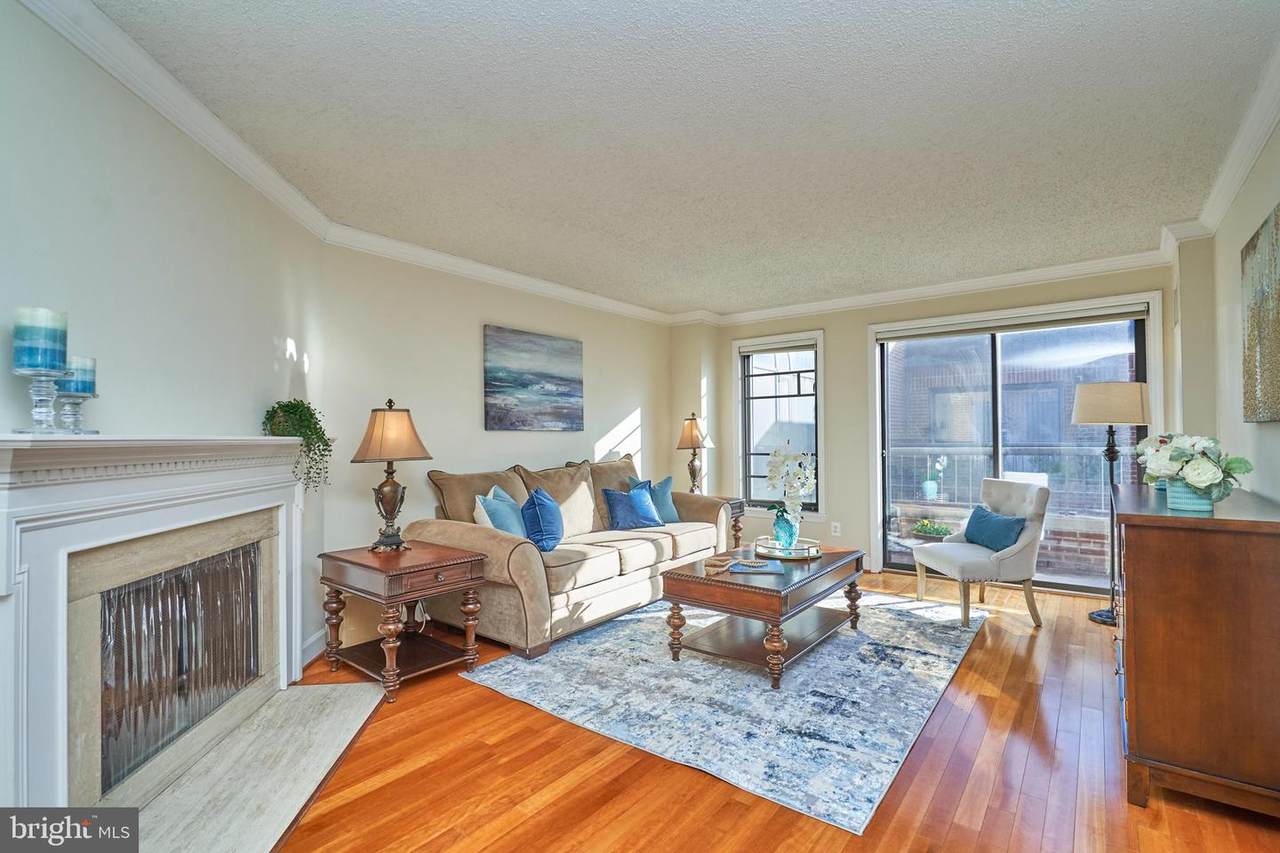 1080 Wisconsin Avenue - Photo 1