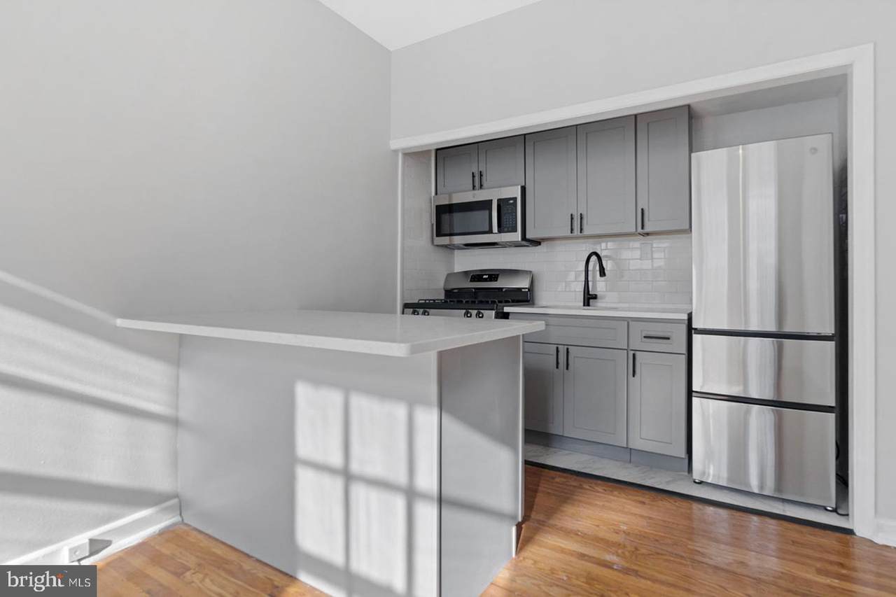 623-25 Pine Street - Photo 1