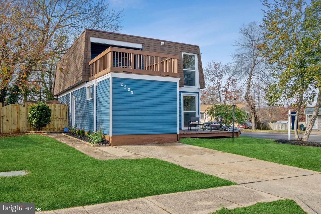 2509 Linwood Lane - Photo 1