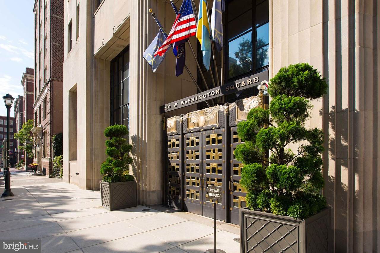 210 Washington Square - Photo 1