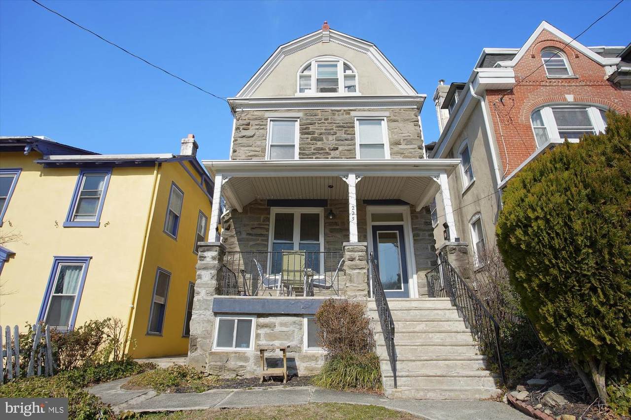 225 Mount Pleasant Avenue - Photo 1