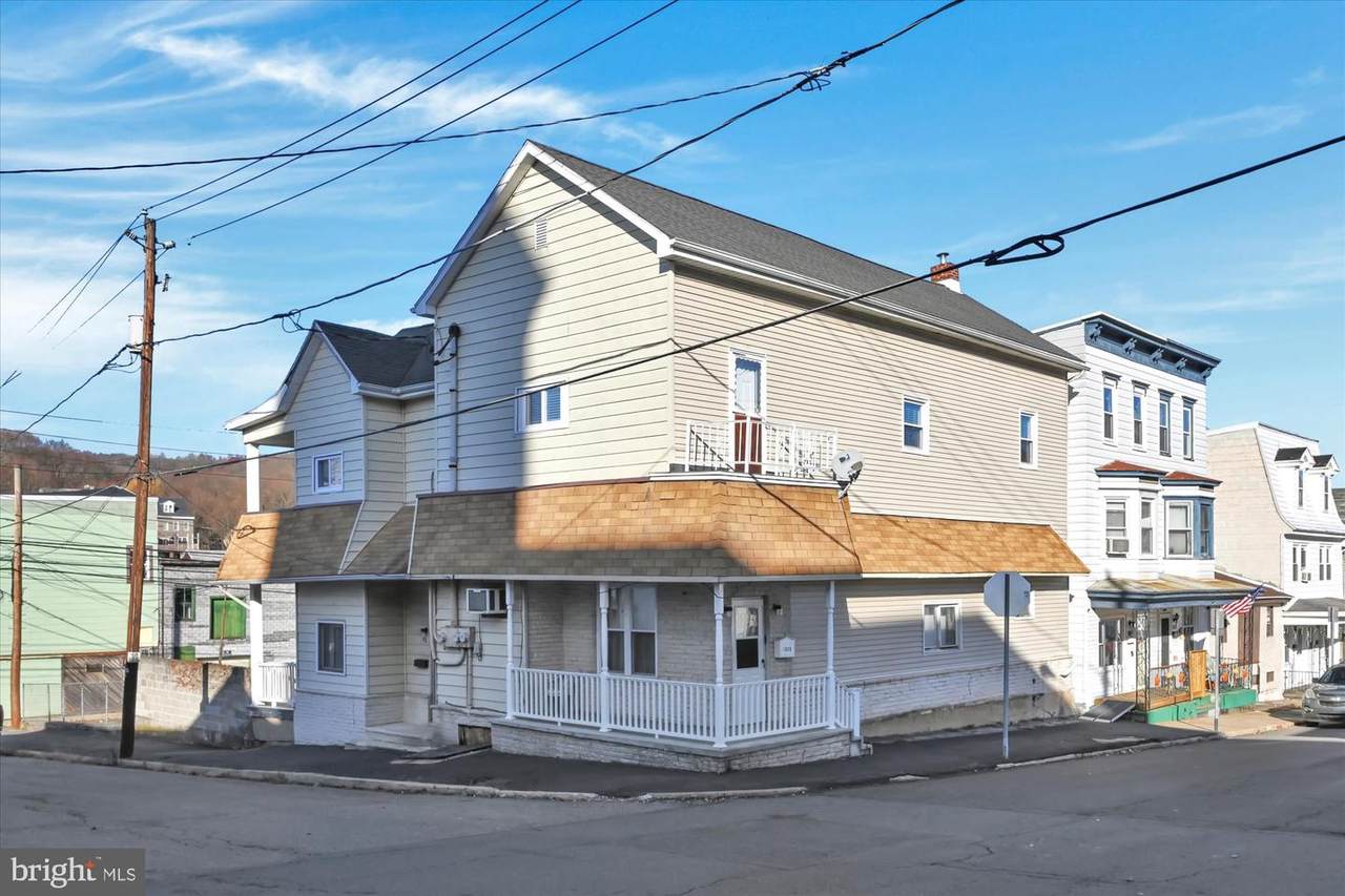 1039 Walnut Street - Photo 1
