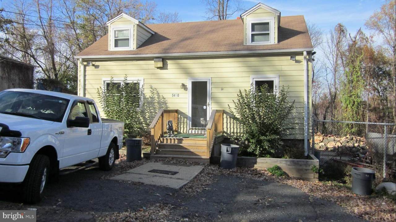 5400 Oakwood Road - Photo 1