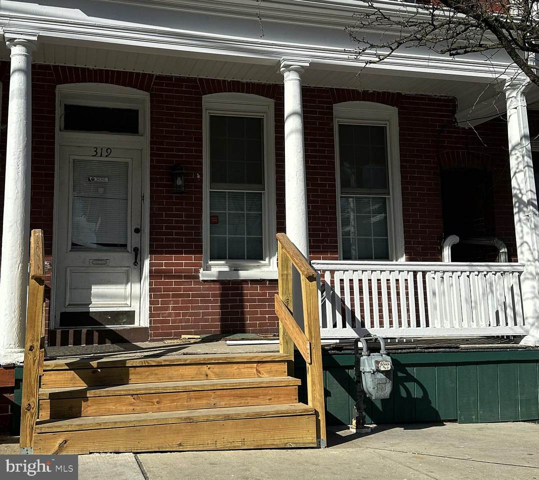 319 College Avenue - Photo 1