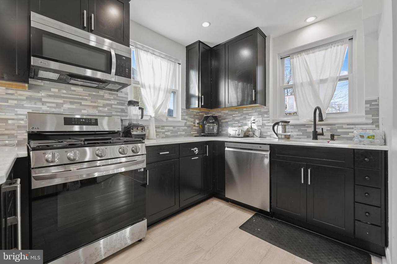 2505 Arcola Avenue - Photo 1