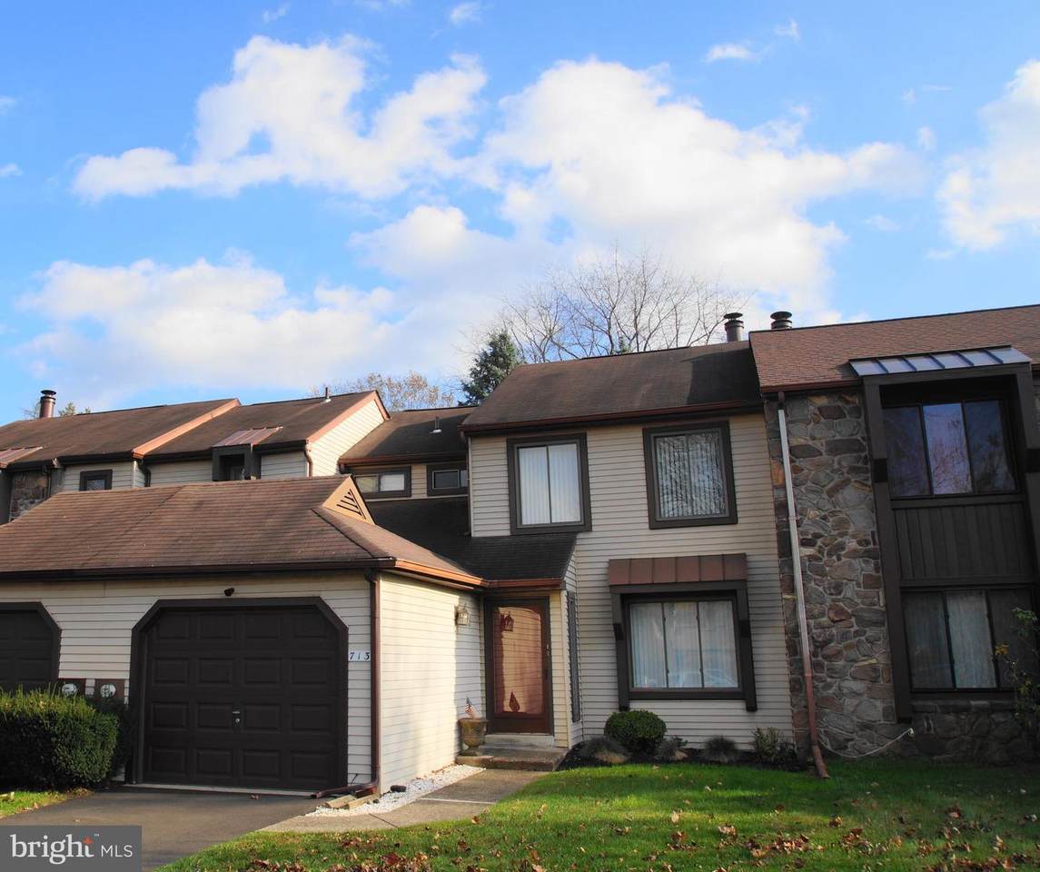 713 Grantham Court - Photo 1