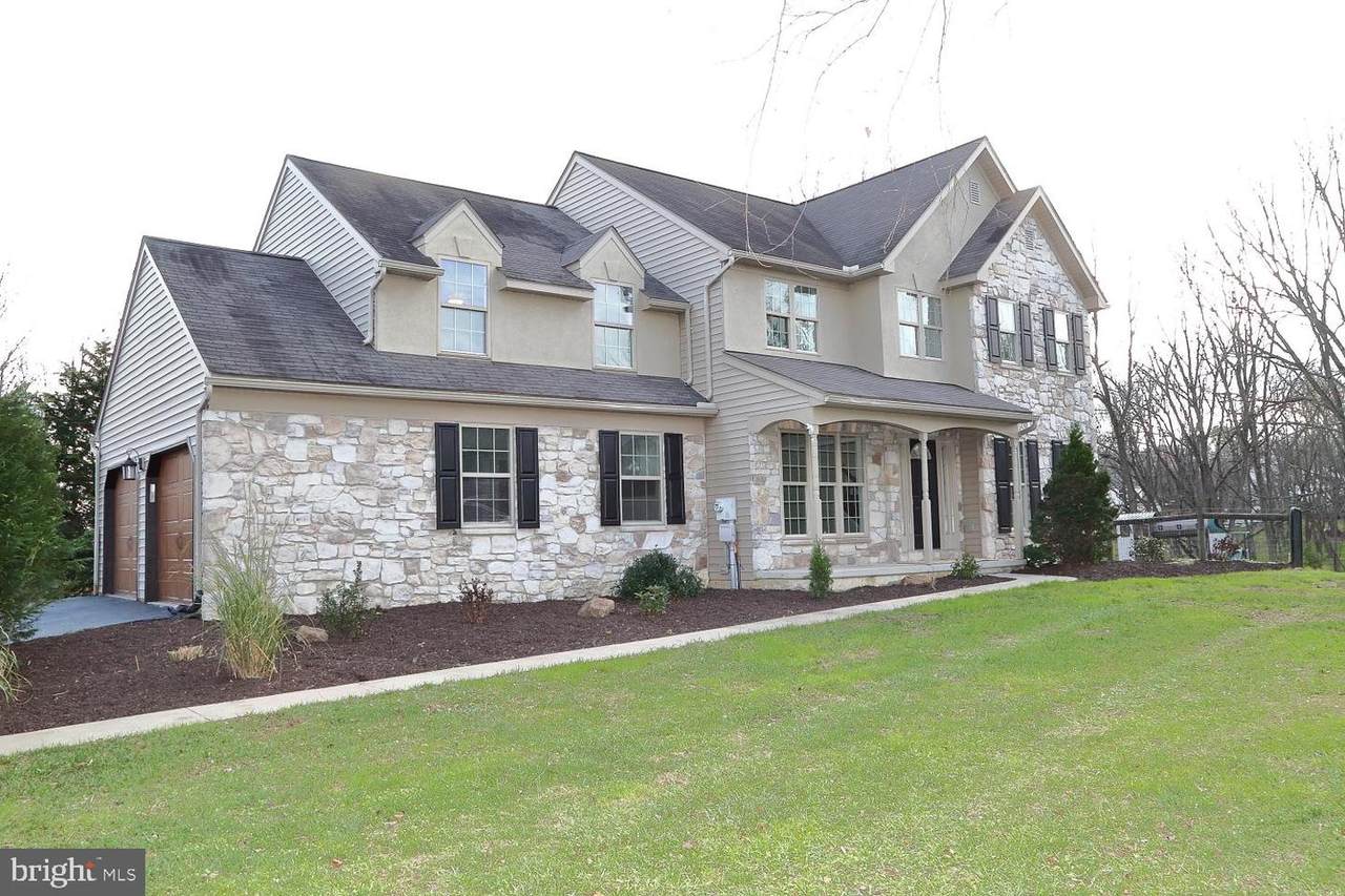 216 Elkview Road - Photo 1