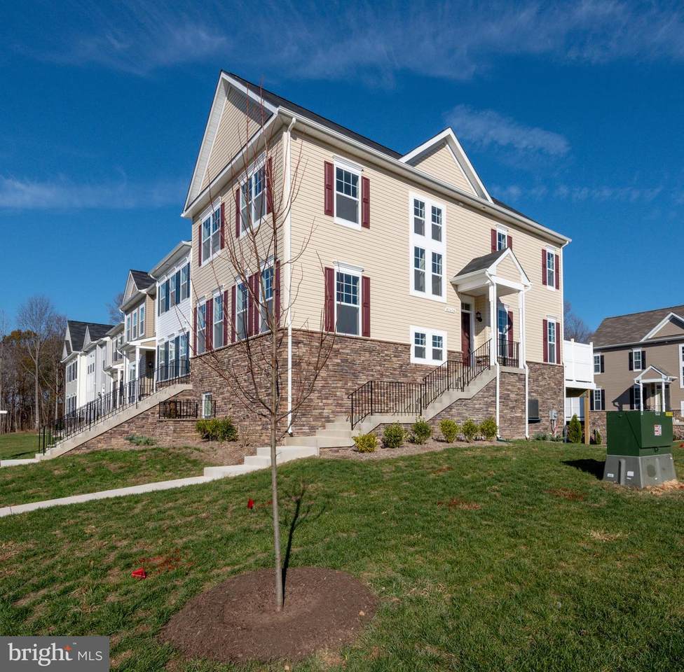 41614 Briarwood Circle - Photo 1