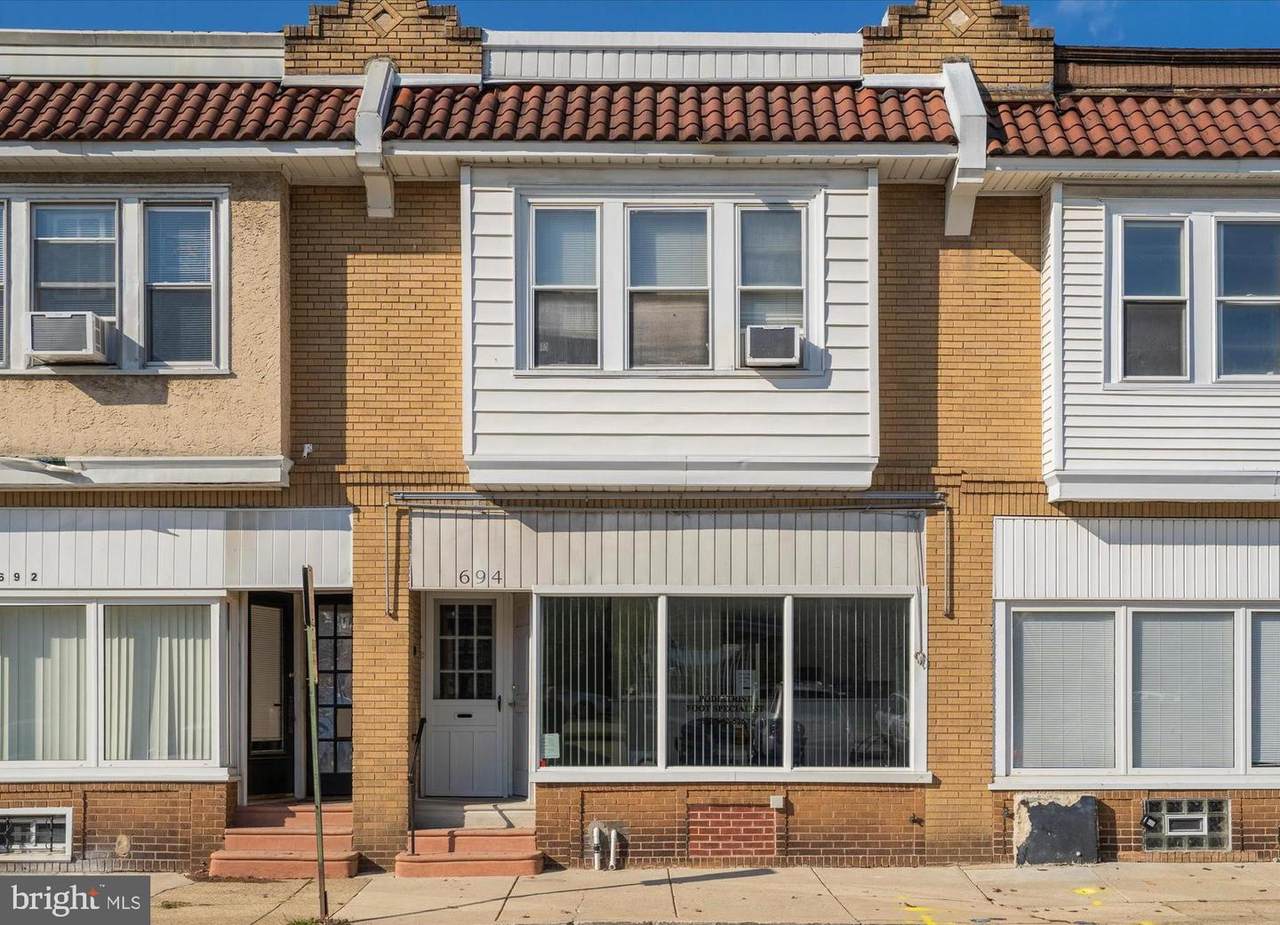 694 Pont Reading Road - Photo 1