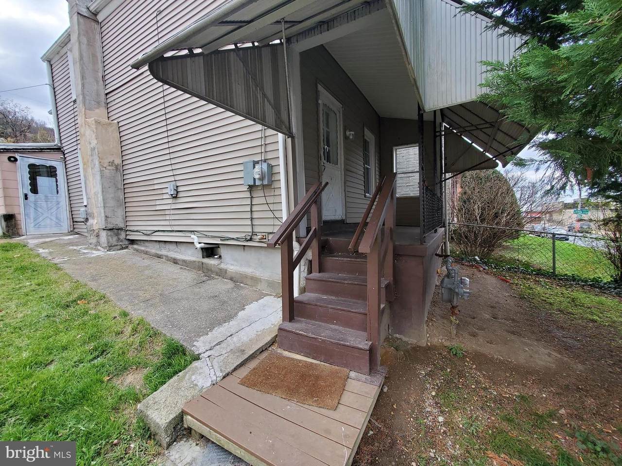1736 Fairview Street - Photo 1