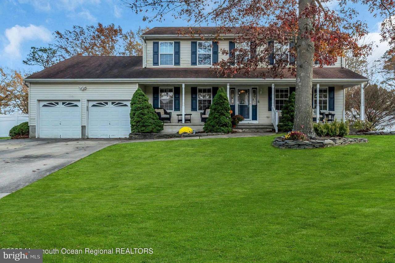19 Ridgemont Drive - Photo 1