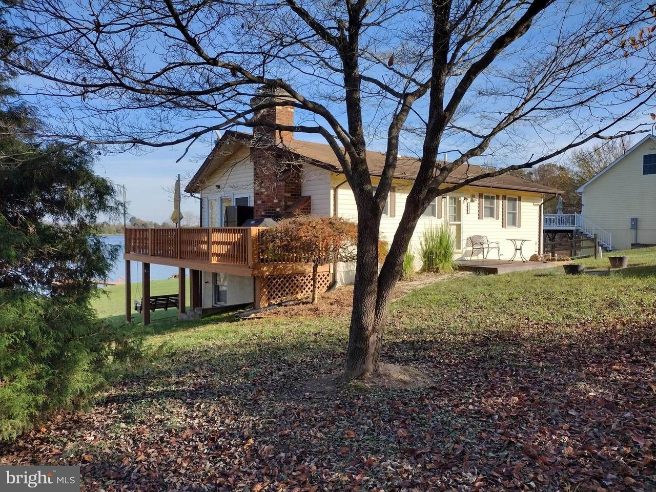 332 Lakeview Drive - Photo 1