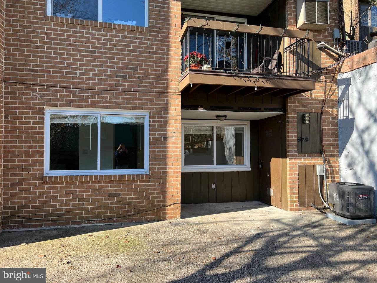 629 Meadowview Lane - Photo 1